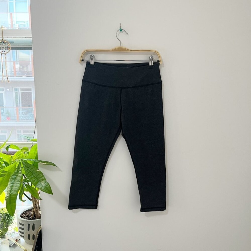 Lululemon Dark Gray Wunder Under Capri Leggings Size 6